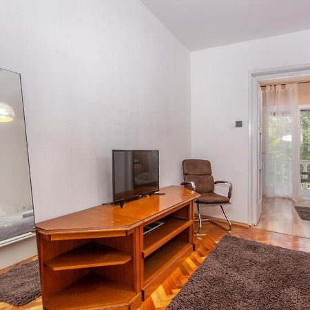 Stunning Apartment In Malinska With Kitchen Dış mekan fotoğraf