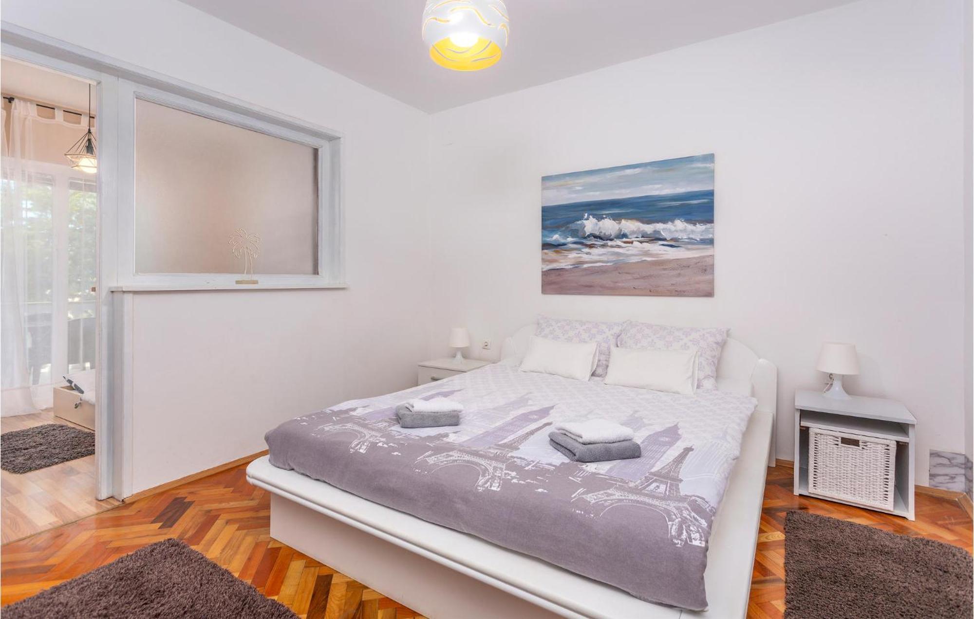 Stunning Apartment In Malinska With Kitchen Dış mekan fotoğraf