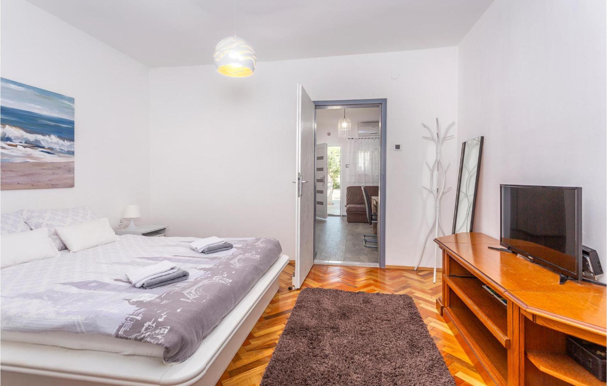 Stunning Apartment In Malinska With Kitchen Dış mekan fotoğraf
